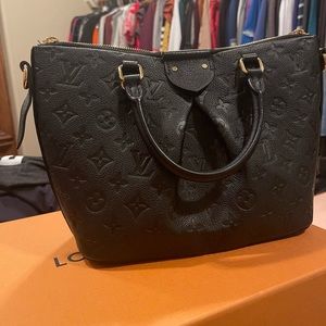🔥S O L D 🔥Authentic LV Empreinte Mazarine PM